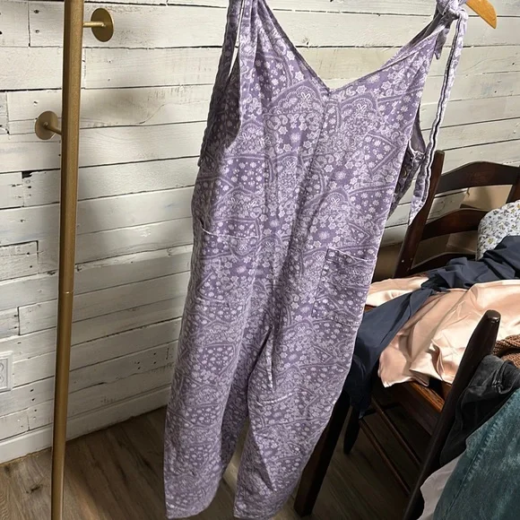 Purple Jumpers Clemson - Picture 1 of 5